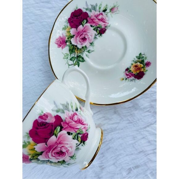 Vintage Golden Crown Fine Bone China Rose Teacup And Saucer Set - Picture 9 of 12
